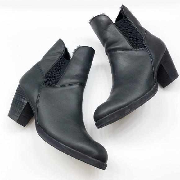 EMU Australia black fleece lined ankle booties - Picture 1 of 10